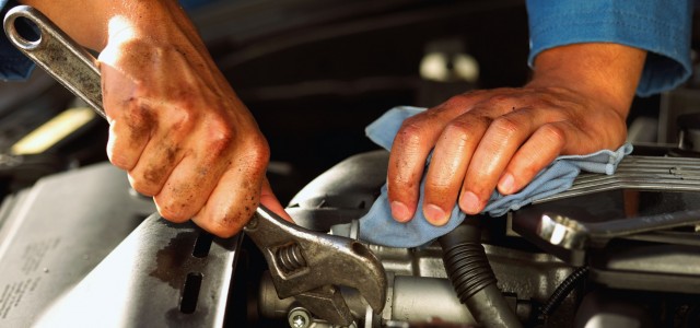 Minor Car Repairs – DIY or Hire a Mechanic?